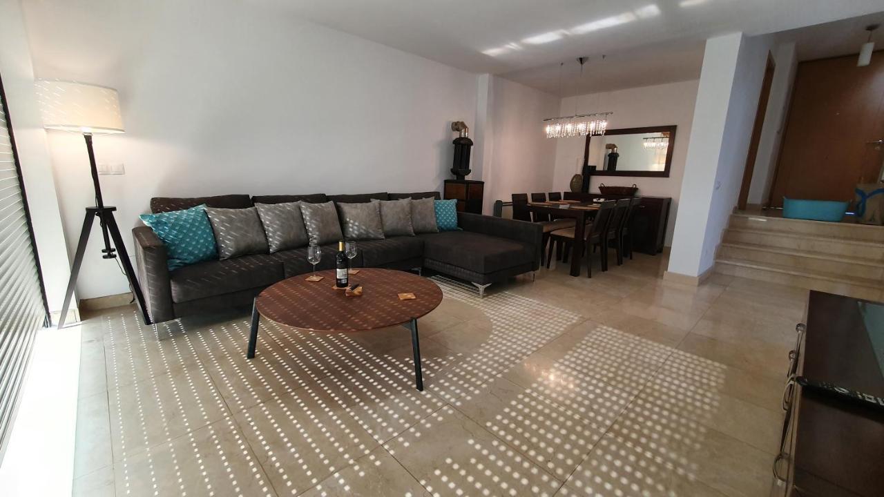 ואלדוויניו Modern 4 Double Bedroom Villa With Pool / Garden מראה חיצוני תמונה